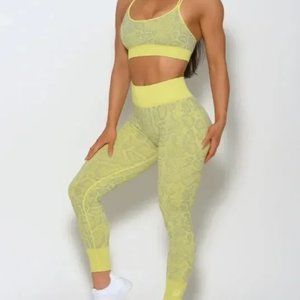 Bombshell Sportswear Snake Seamless Set in Yellow Size Medium